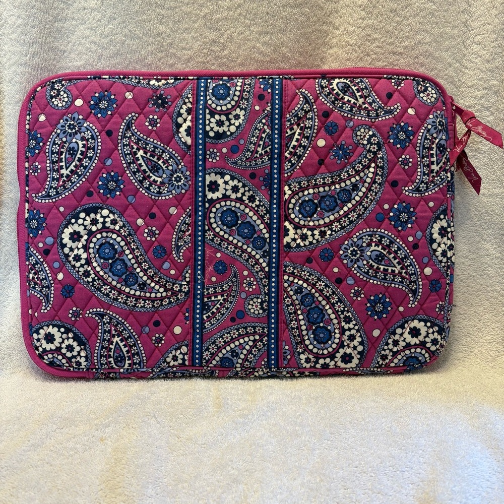Vera Bradley Boysenberry Pink Paisley Quilted Carrying Case Sleeve 17” Laptop